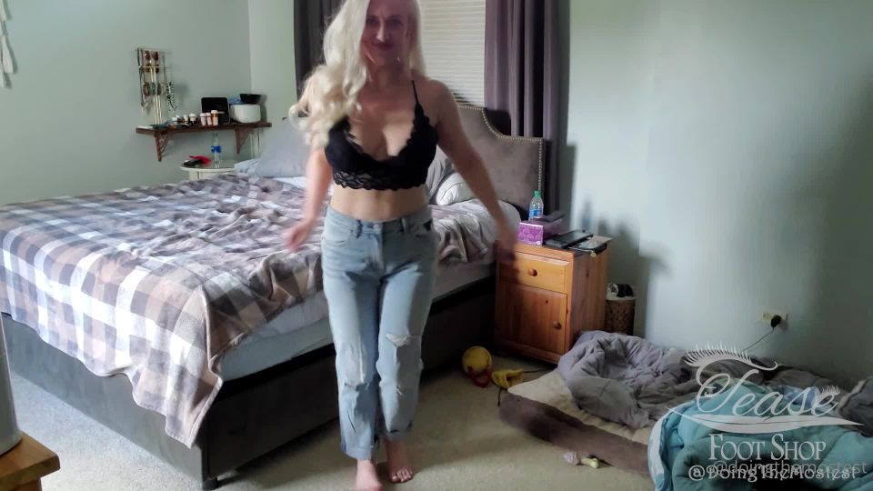 free adult video 47 doingthemostest  Big jeans and small shirts - feet - feet porn jill kassidy foot fetish