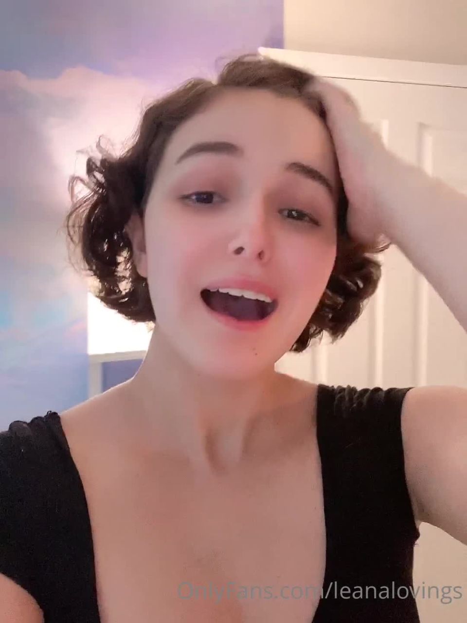 Onlyfans - Leana Lovings - leanalovingsOh geez I went to get a haircut and they may have taken more than a little too much - 30-07-2020