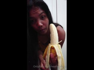 Onlyfans - heatherdeep - Hi boy I just want to show you how I like to eat a banana banana bananagirl deep throat - 06-03-2021-4