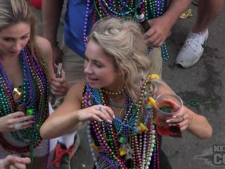 Mardi Gras 2017 From Our Bourbon Street Apartment Girls Flashing For Beads public Chelsea aka Janelle-1