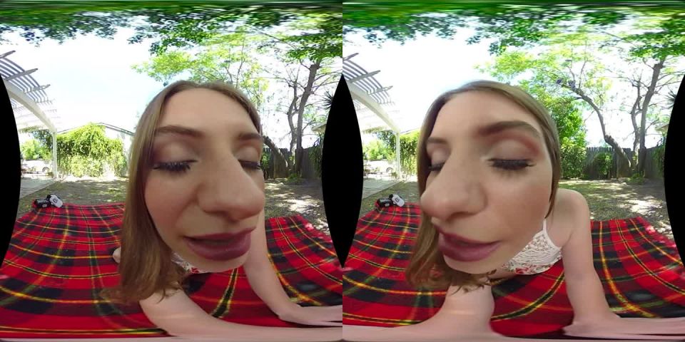 Backdoor Picnic – Alice March (Smartphone Med)(Virtual Reality)
