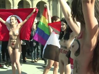 Protesta desnudas en Paris-8