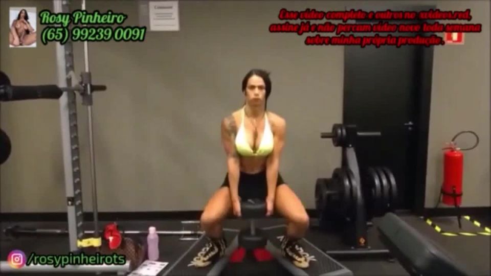 Fit transsexual Rosy Pinheiro workout for body and for cock –