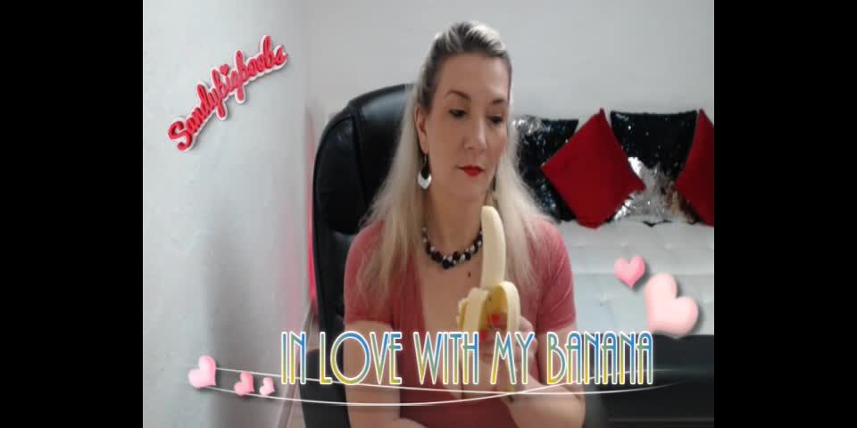 M@nyV1ds - Sandybigboobs - in love with my banana