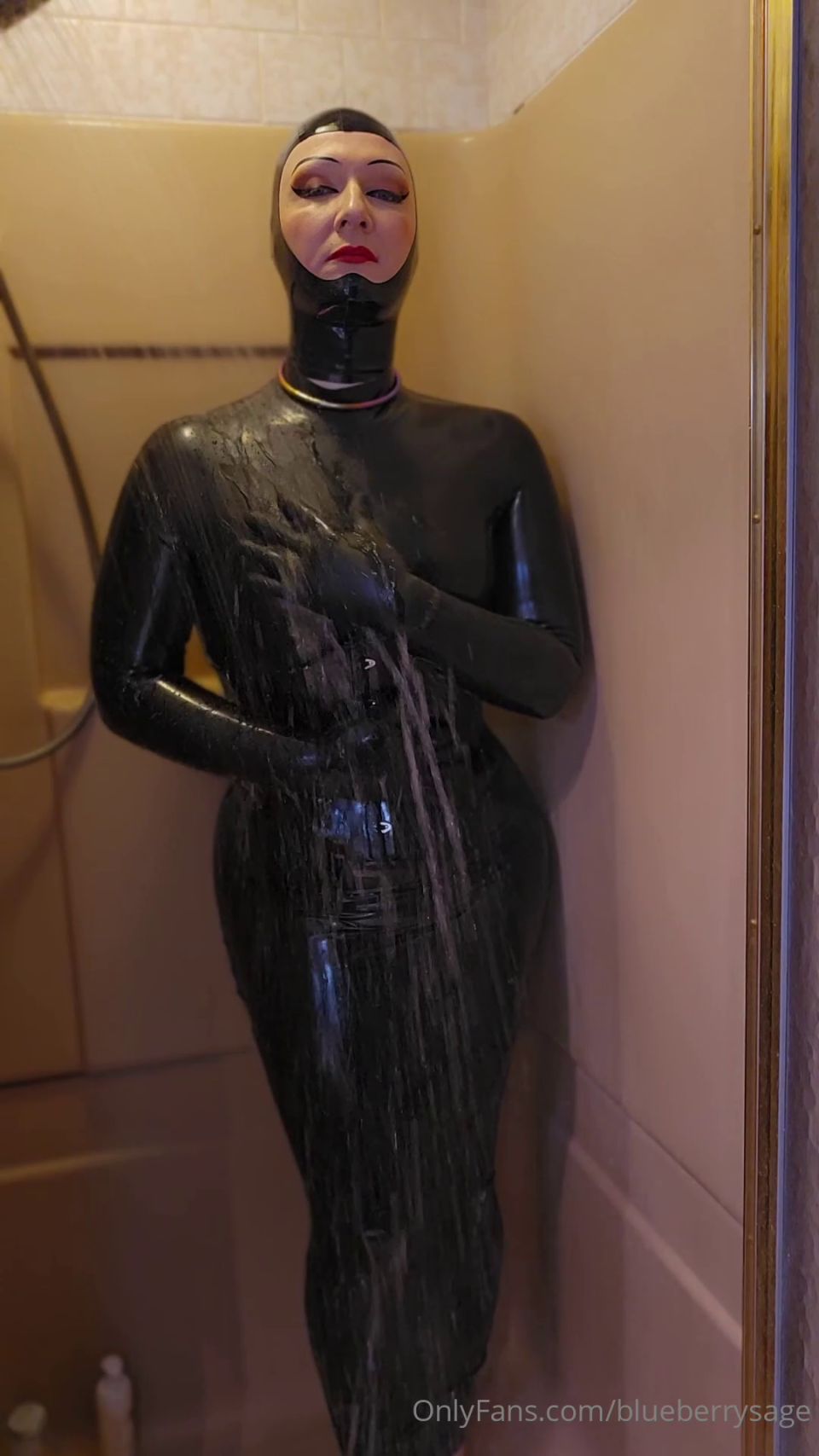 [GetFreeDays.com] An end of day shower and getting out of a neck entry dress latex hood porn