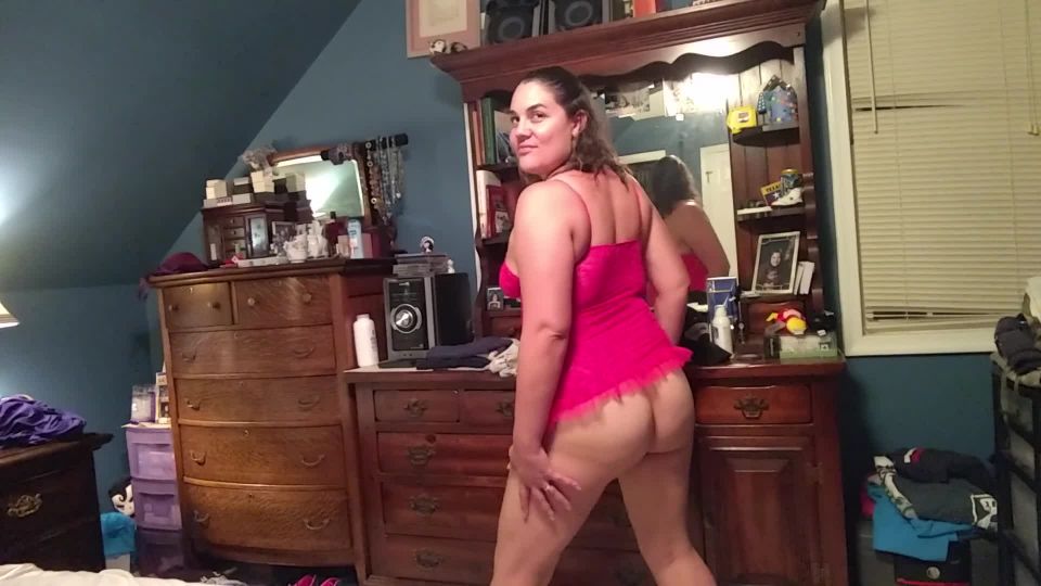 Becky Tailor twerks for her man, then fucks him!  1080p *