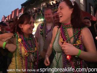 Flashing at mardi gras - public - public old teen amateur-6