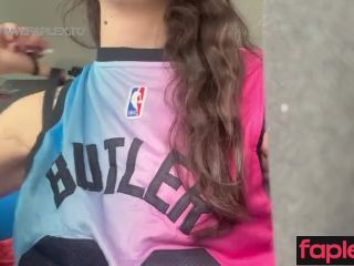[GetFreeDays.com] JOI Im Booling Your Balls in My Car. Sex Video July 2023-2