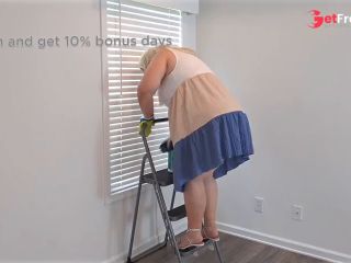 [GetFreeDays.com] Real estate agent clean property in mini dress no panties  Mini Skirt showing pussy  BBW SSBBW Sex Video April 2023-1