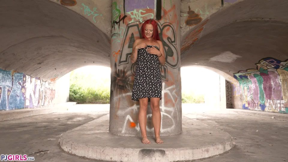 Pjgirls presents 2019-07-29 – Tiffany Love – Tiffany Under Bridge Fisting!