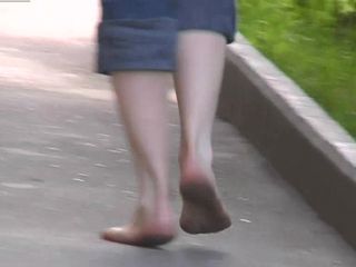 Bare Feet In The City Video – Alenka 2006-03-23 foot -7