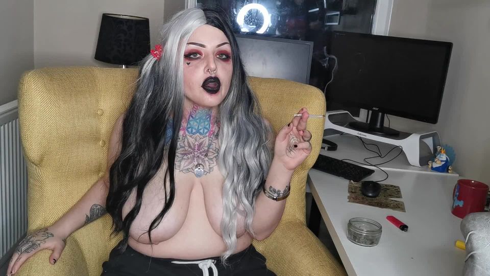 Hot goth gf smoking