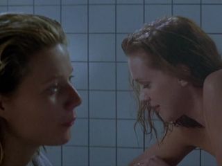 Elizabeth Perkins, Gwyneth Paltrow - Moonlight and Valentino (1995) HD 1080p - [Celebrity porn]-5