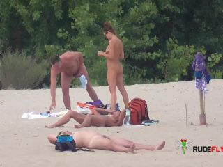 Nude Beach - Aussie girl  3-1