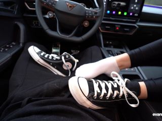 She Did A Shoejob In Her Converse In My Car-4