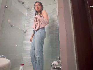 My Stepsister Takes A Shower With Very Hot Water I Finish With Her The Water In The Video Is Recyc 480p-1