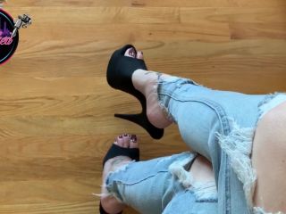 online porn clip 31 crystalinked 04-10-2019 I love tight jeans with mules How about you guys - femdom - femdom porn gia dimarco femdom-1