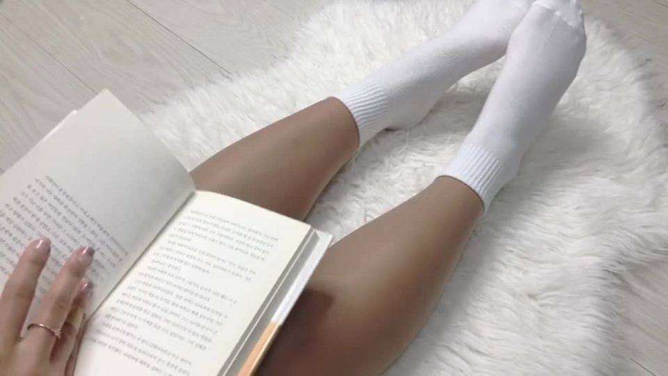 White sock over tan nylon and band | solo | femdom porn pornado femdom