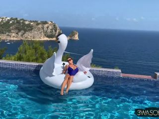 Ewa Sonnet Enormous Floats Pool Story 2021 10 22 1080P BigTits!-6