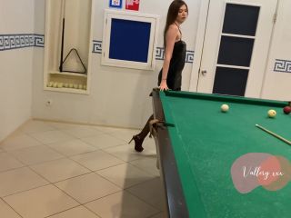 Vallery RayCalled A Prostitute To The Sauna ⁄ She Fingering Her Pussy On The Pool Table - 2160p-0