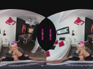Handy Mandy - Oculus 6K - Big tits-9