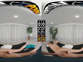 Ana Rose - Sexy Massage Time - VirtualPorn, BangBros (UltraHD 4K 2021)-3