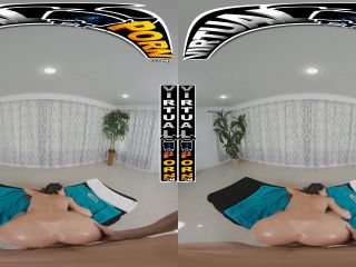 Ana Rose - Sexy Massage Time - VirtualPorn, BangBros (UltraHD 4K 2021)-9