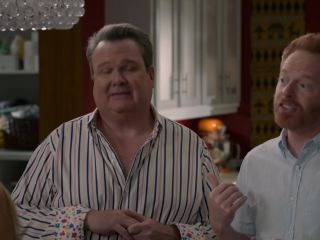 Sofia Vergara - Modern Family s10e02 (2018) HD 1080p!!!-2