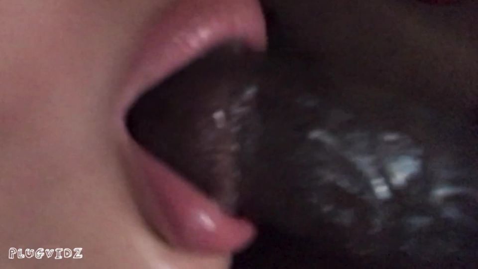 Latina with dsl swallows black cock