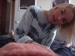 Babe Gives Slobbering Deepthroat Blowjob And Takes On Belly  Miradavid 1080p-0