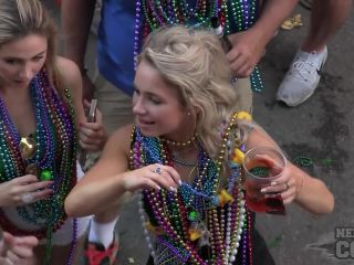 Mardi Gras 2017 From Our Bourbon Street Apartment Girls Flashing For Beads Public-1