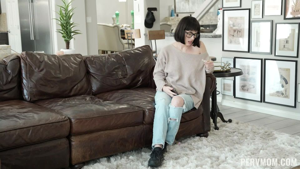 [Perv Mom | teamskeet.com] Olive Glass – Stepmoms Creampie Caper 2021 - Black hair