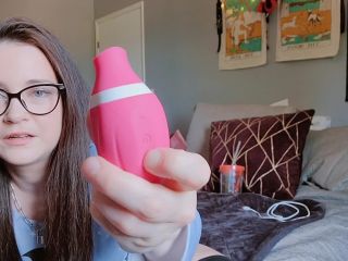 M@nyV1ds - CaityFoxx - Sex Toy Review - Clit Sucker With Tongue-3