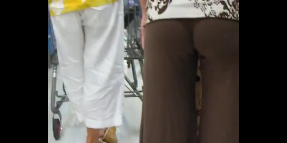 Little ass spied in tight pants