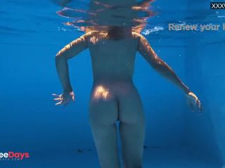 [GetFreeDays.com] Hottest Euro girl Sofi Otis gets horny by the pool Sex Leak February 2023-8