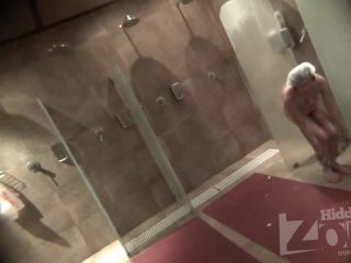 Voyeur 11236-In the shower-7