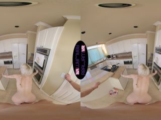 Emma Rosie - Horny Babysitter Emma Rosie - VR Porn (UltraHD 4K 2024) New Porn-6