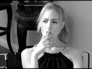 Smoking girl, Smoke-4