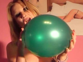 porn video 6 Emma Gutversteckt – Blowing up Balloons | balloon popping | fetish porn serbian femdom-9