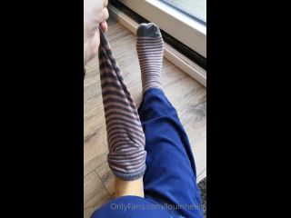 Lou In Heels () Louinheels - a hard days grafting and i have achey feet someone massage them please they require you 17-05-2021-1