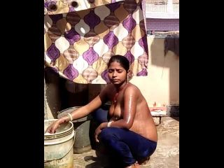 Pregnant Indian Bhabhi Shower  720p *-1