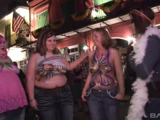 Martha Flashes Her Tits During Mardi Gras Festivities BBW!-6