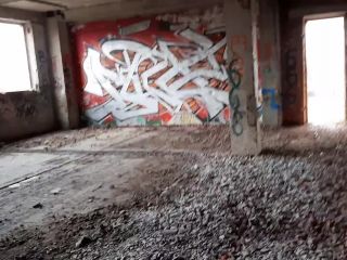 [Amateur] I fuck him in an abandoned factory looking at from passing trains (pegging)-0