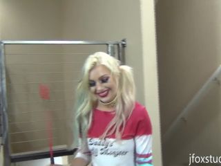 Harley Quinn Ballbusting the Joker-6