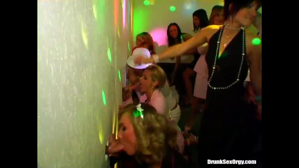 DrunkSexOrgy 2008 Gung-Ho For Gloryholes 