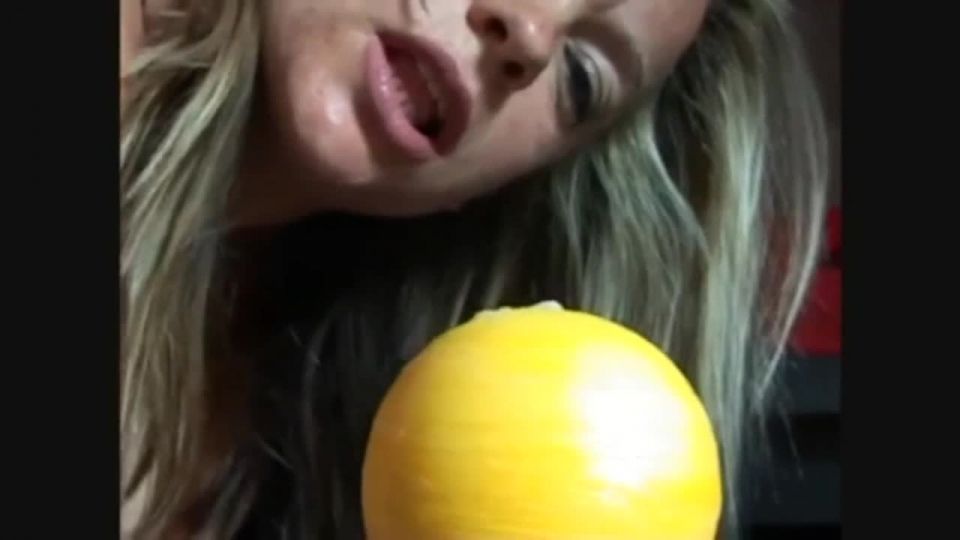 German pregnant mom hide full grapefruit in her pierced cunt!