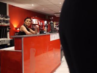 Ania Kinski - The Sex Shop Employee - La Vendeuse du Sex Shop-9