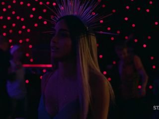 Melissa Barrera, Mishel Prada, Roberta Colindrezs - Vida s02e08 (2019) HD 1080p - (Celebrity porn)-2