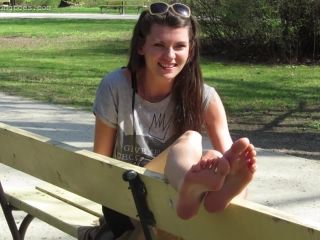 Big soles – Hania in the park 2 - Soles-4