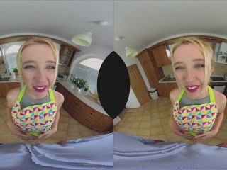 Samantha Rone in Czech VR 168 – Good Housewife Always Swallows - vr porn - 3d -4